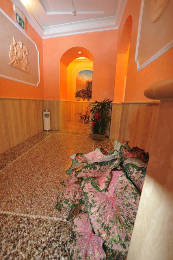 Hotel Miramare Ladispoli Luaran gambar